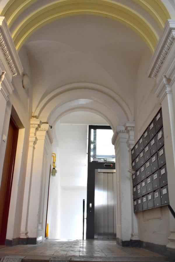New Rooftop With Private Wellness, Sauna & Whirlpool Bath * Prague